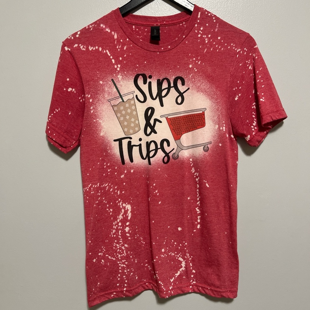 Graphic tee shirt “sips and trips” S